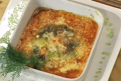 Lasagna negra “les eclaireurs” en salsa de langostinos